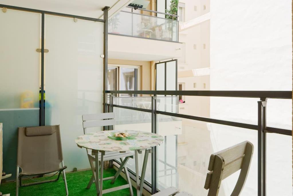 Super T2 Climatise Avec Balcon A Pied Plage Catalan Марсель Экстерьер фото